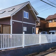 バイナルフェンス工事　クローズドピケットプールタイプ